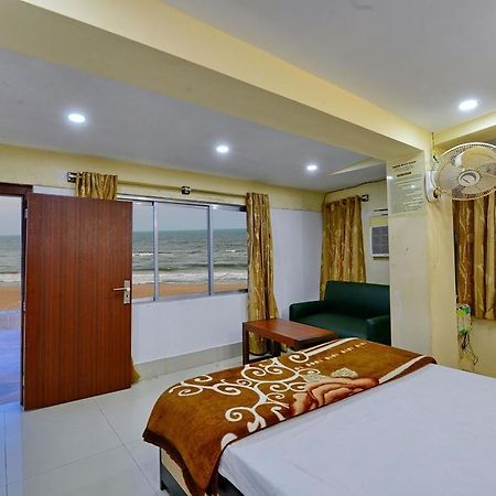 Marina Beach House Hotel Puri Exterior photo