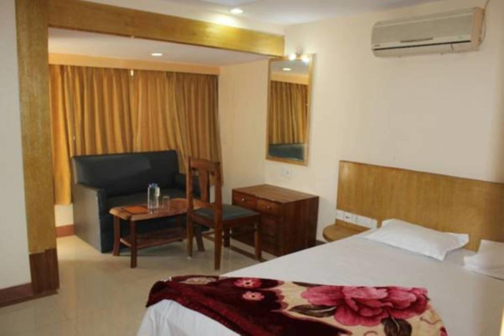 Marina Beach House Hotel Puri Exterior photo