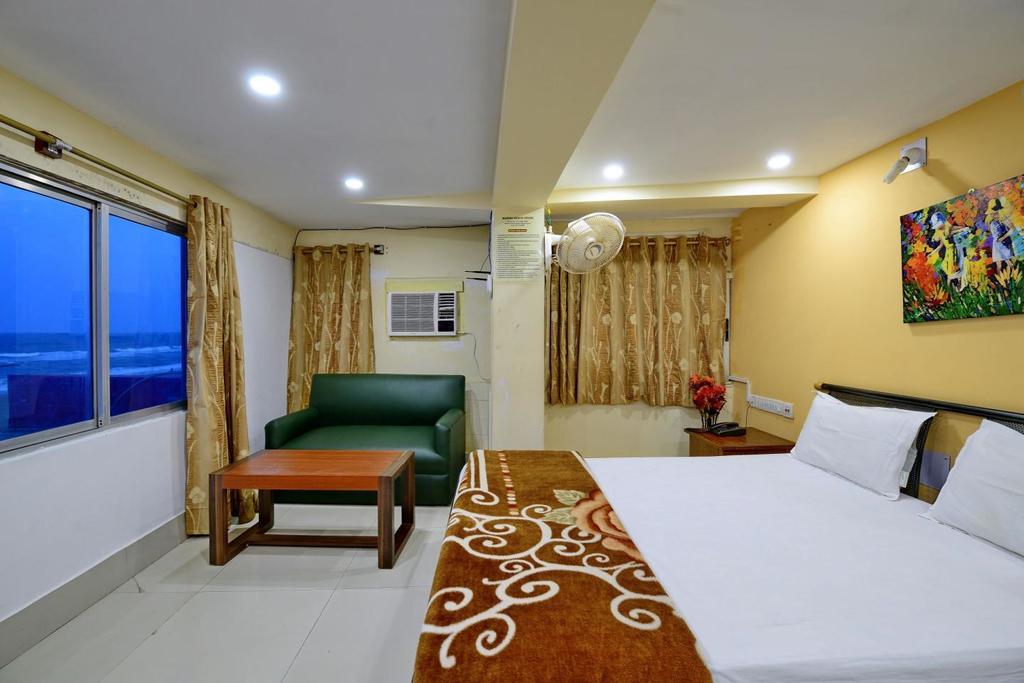 Marina Beach House Hotel Puri Exterior photo