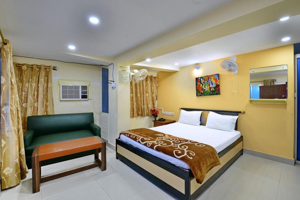 Marina Beach House Hotel Puri Exterior photo