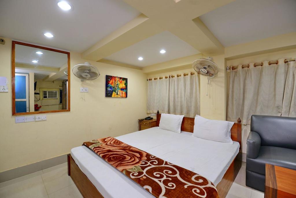 Marina Beach House Hotel Puri Exterior photo